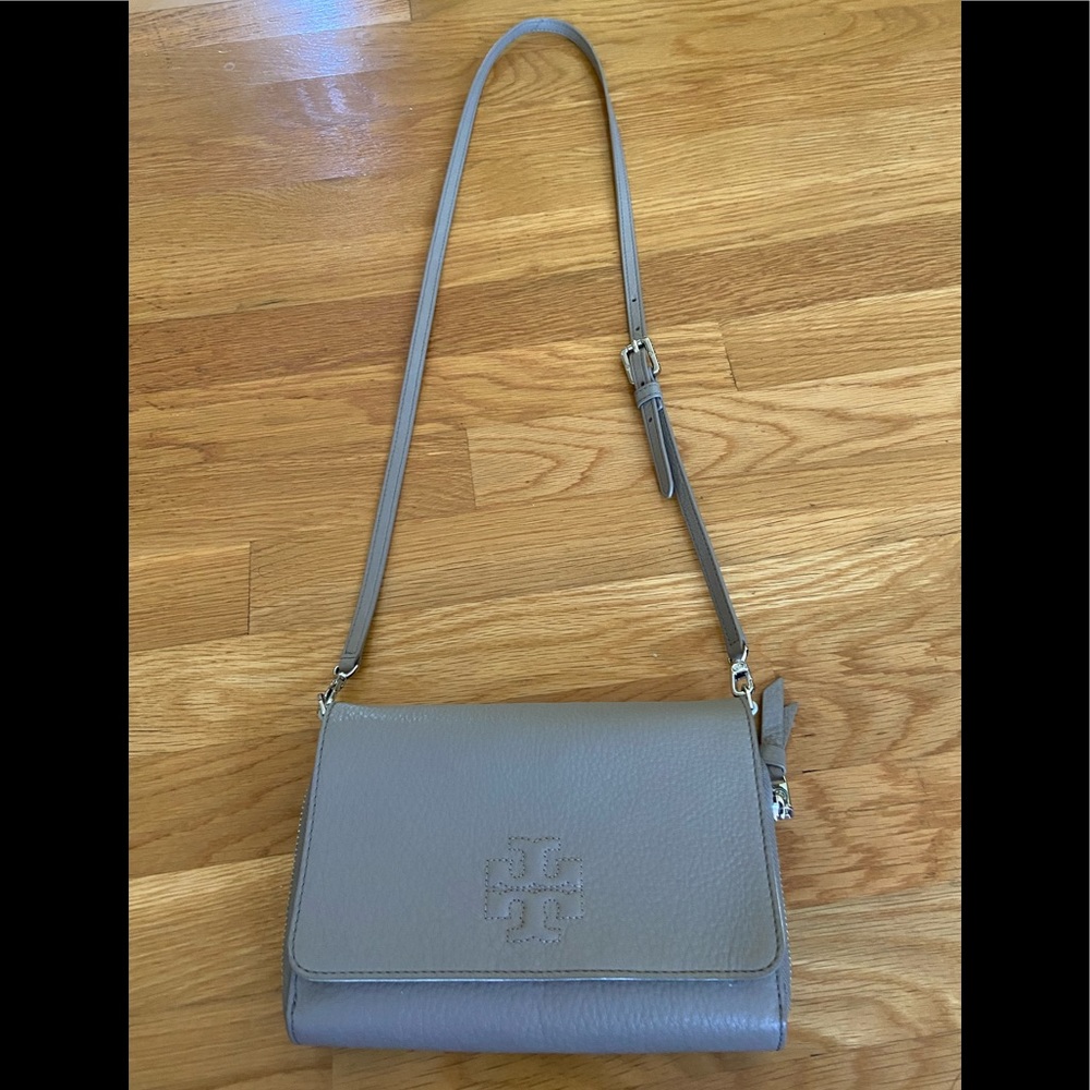 Tory Burch Flat Wallet Grey Leather Cross Body Bag